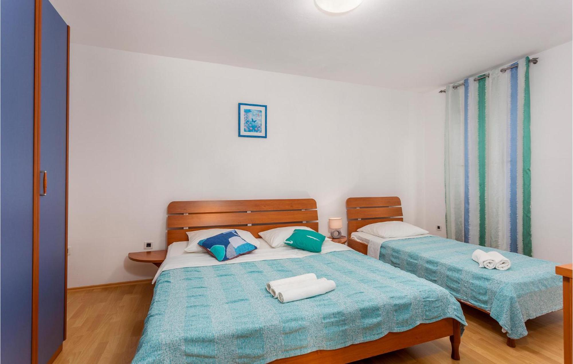 Amazing apartment in Pinezici with 2 Bedrooms, WiFi&Outdoor swimming pool Buitenkant foto
