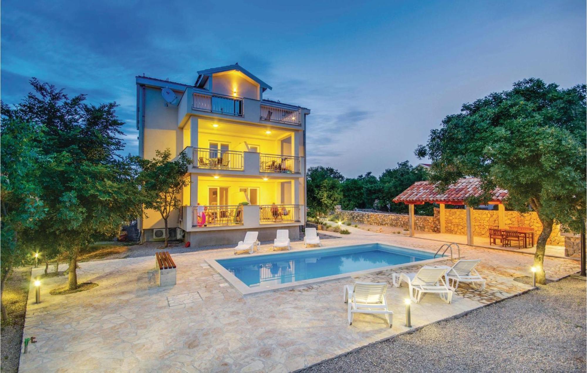 Amazing apartment in Pinezici with 2 Bedrooms, WiFi&Outdoor swimming pool Buitenkant foto