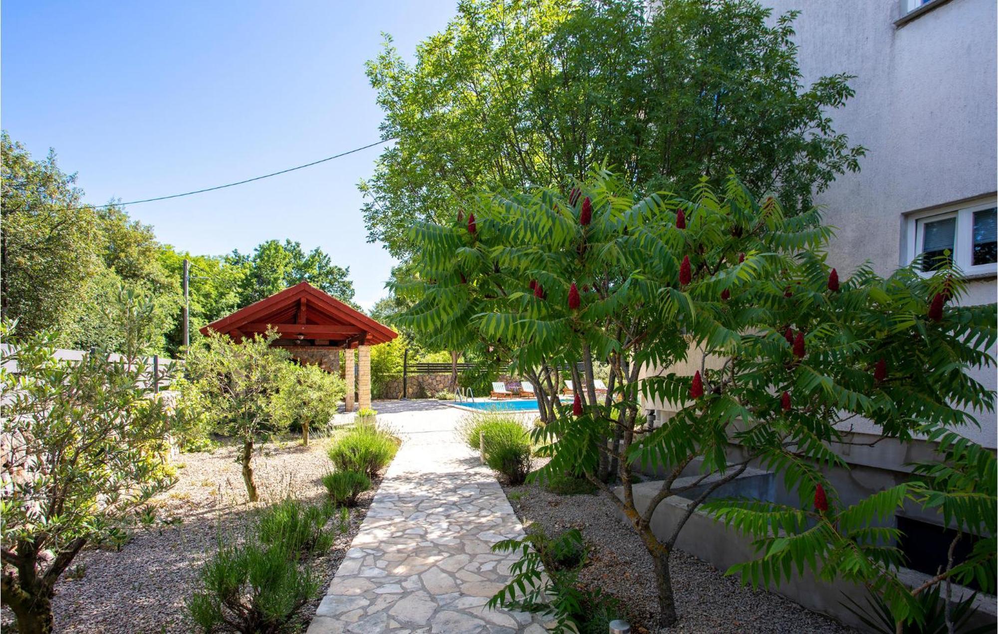 Amazing apartment in Pinezici with 2 Bedrooms, WiFi&Outdoor swimming pool Buitenkant foto