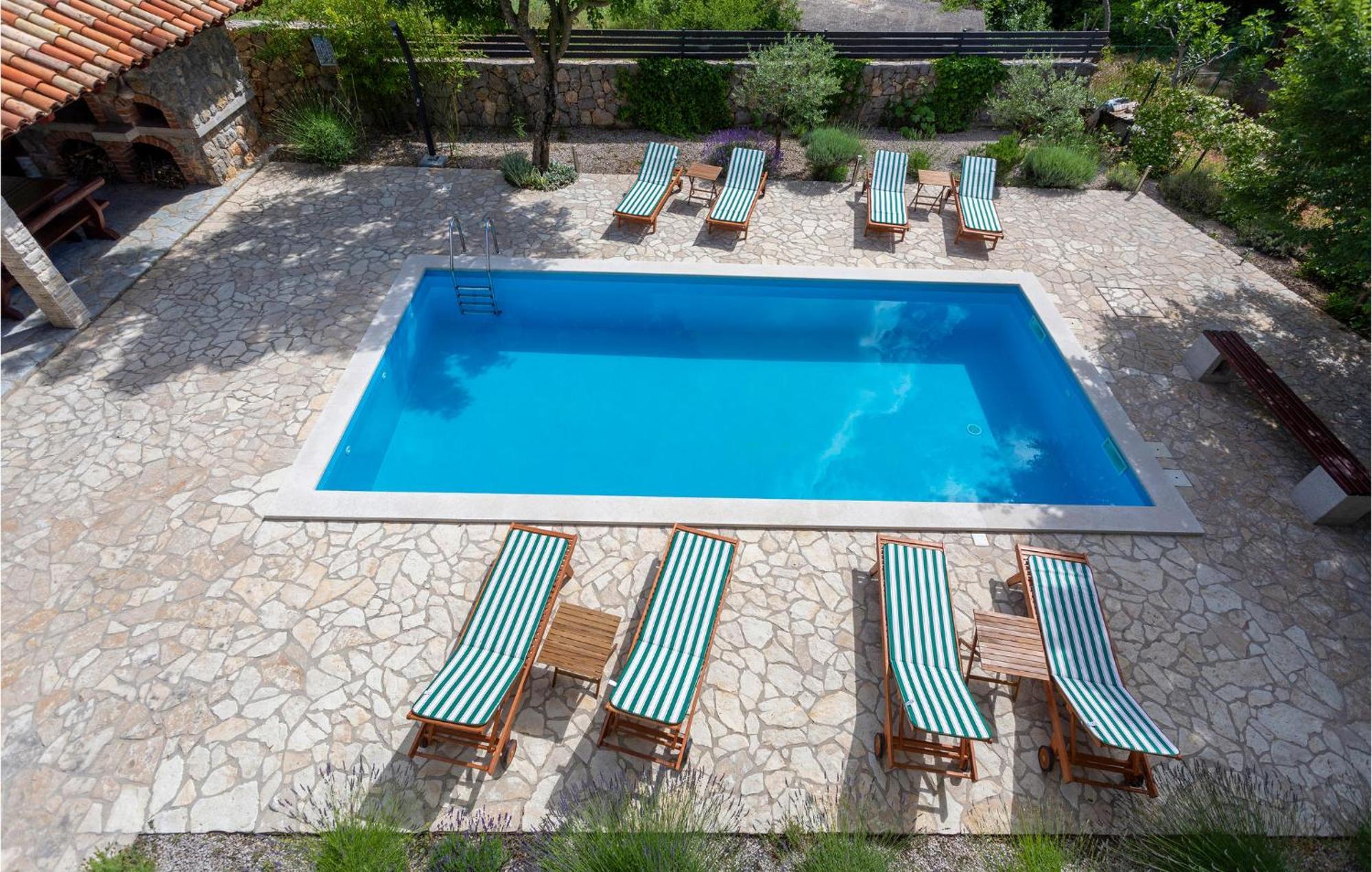 Amazing apartment in Pinezici with 2 Bedrooms, WiFi&Outdoor swimming pool Buitenkant foto