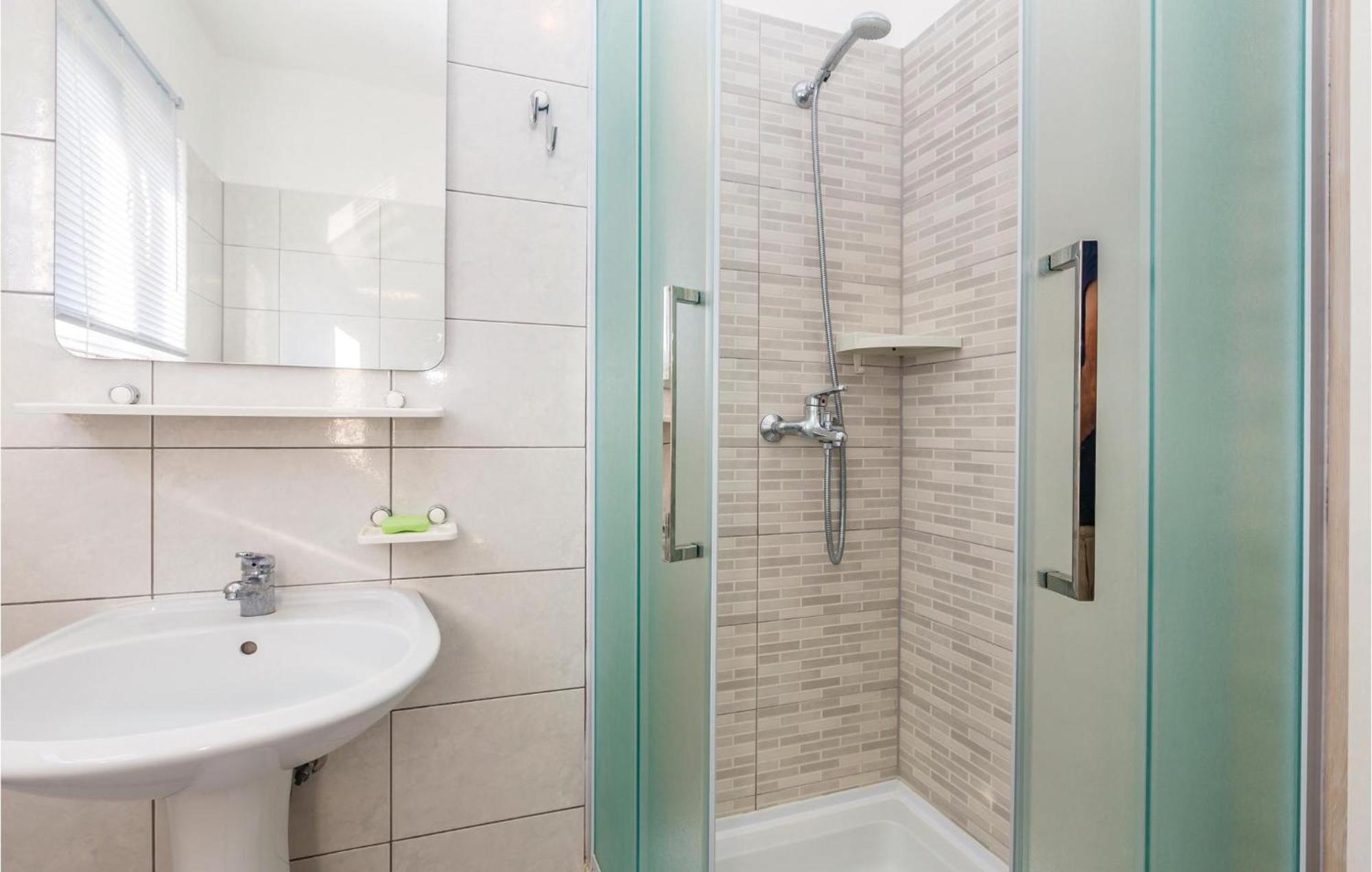 Amazing apartment in Pinezici with 2 Bedrooms, WiFi&Outdoor swimming pool Buitenkant foto