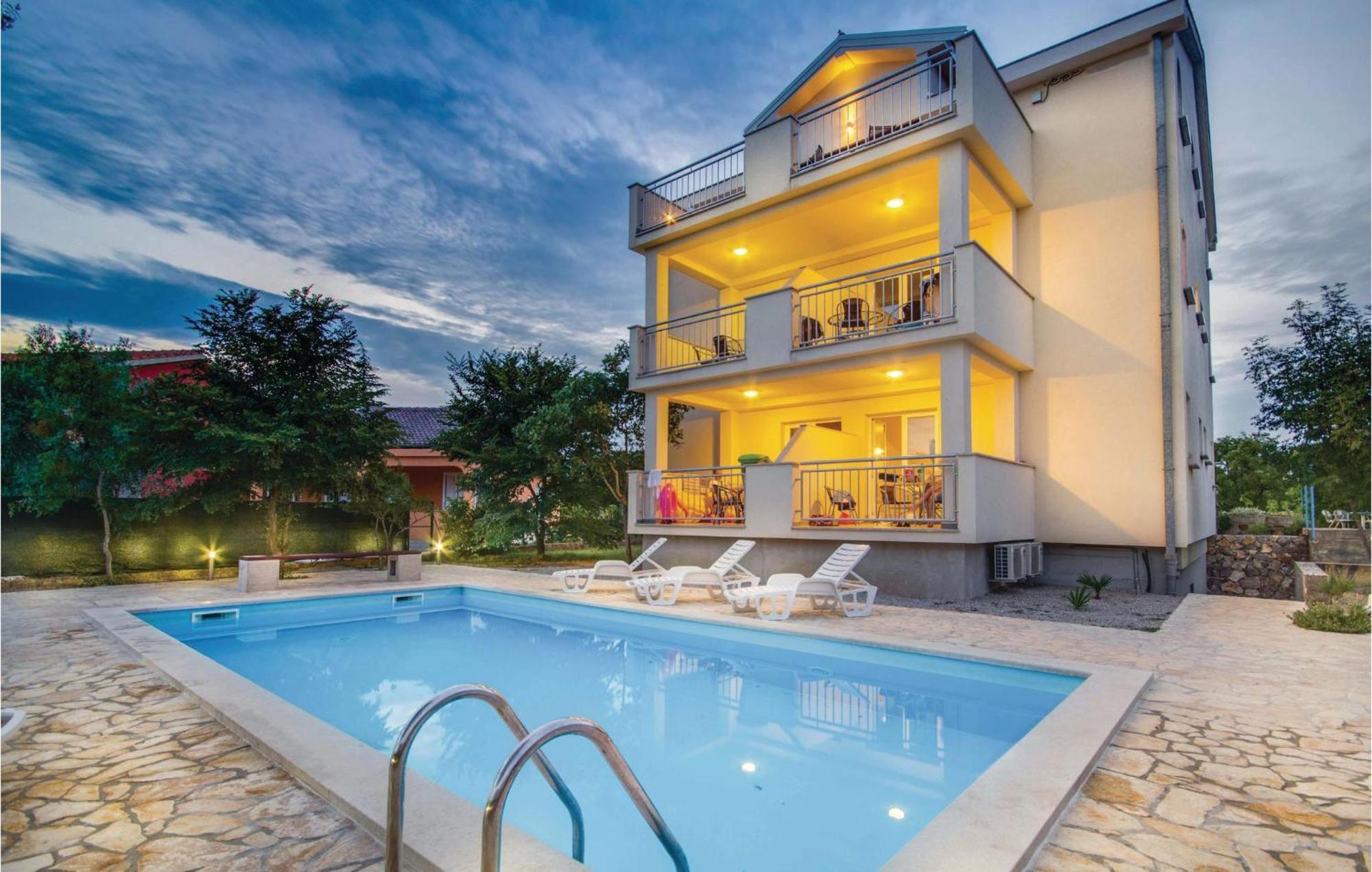 Amazing apartment in Pinezici with 2 Bedrooms, WiFi&Outdoor swimming pool Buitenkant foto
