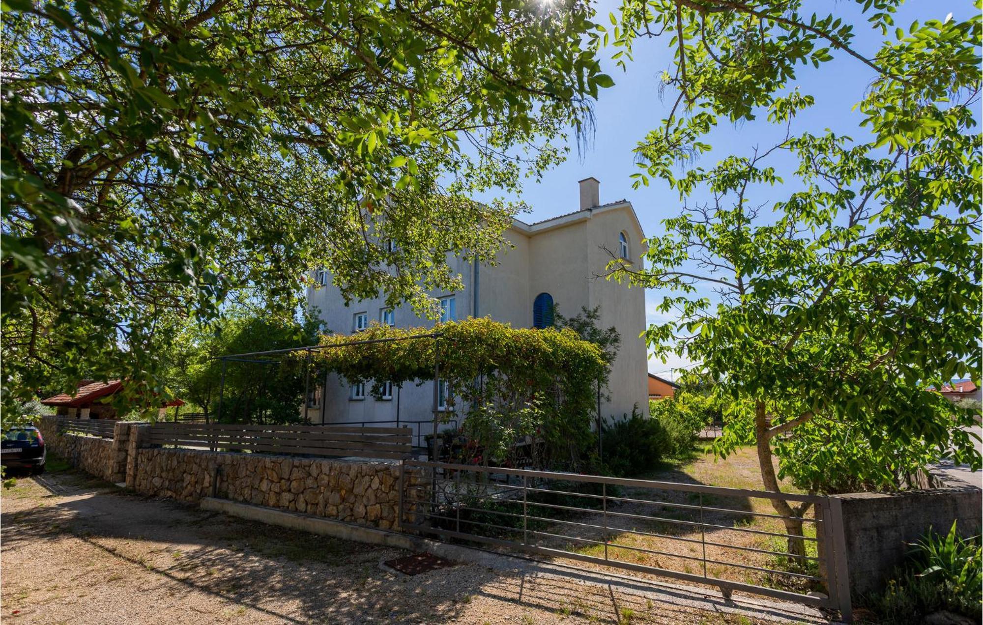 Amazing apartment in Pinezici with 2 Bedrooms, WiFi&Outdoor swimming pool Buitenkant foto